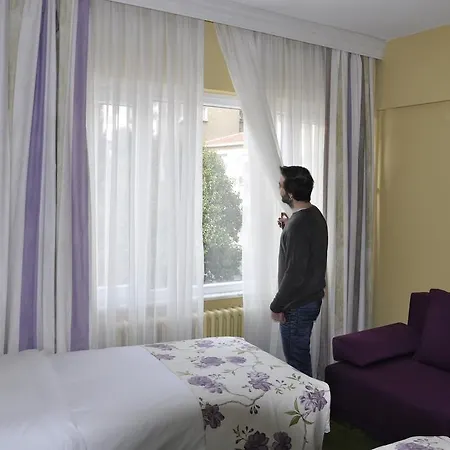 Mini Harem Hotell 3*