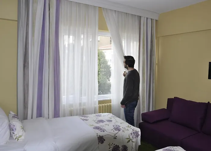 Mini Harem Hotell 3*